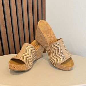 Stylish Beige Zigzag Wedges